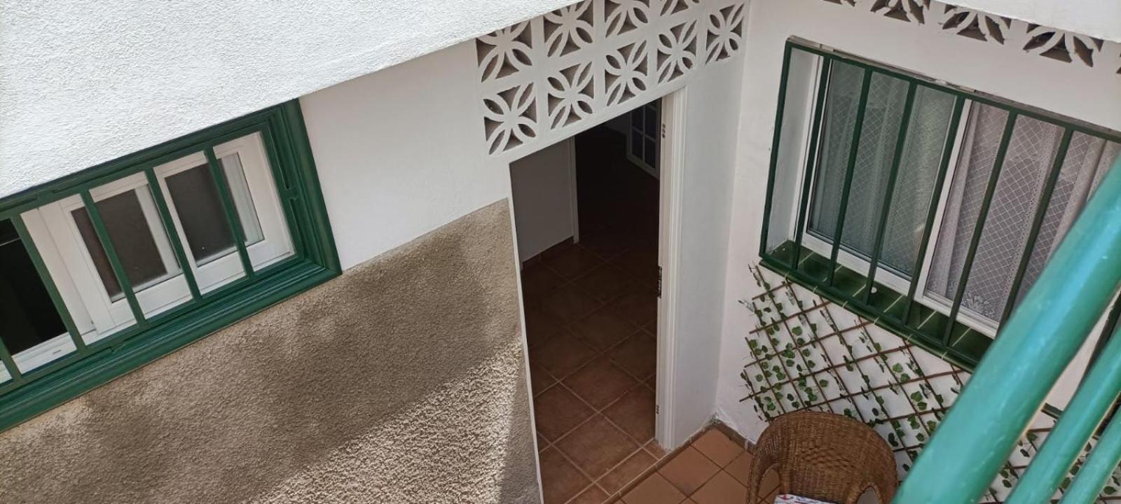 Habitacion Matrimonial En Un Bajo Bano Compartido Areas Compartidas Abades  Exterior photo